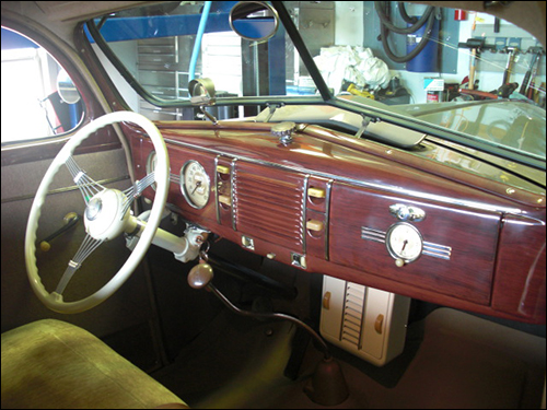 Ford De Luxe