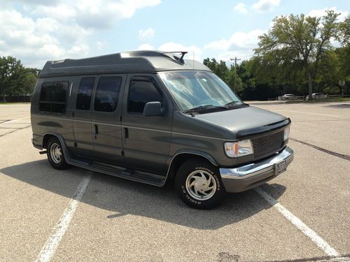 Ford E-150 Econoline