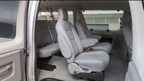 Ford E-150 Wagon