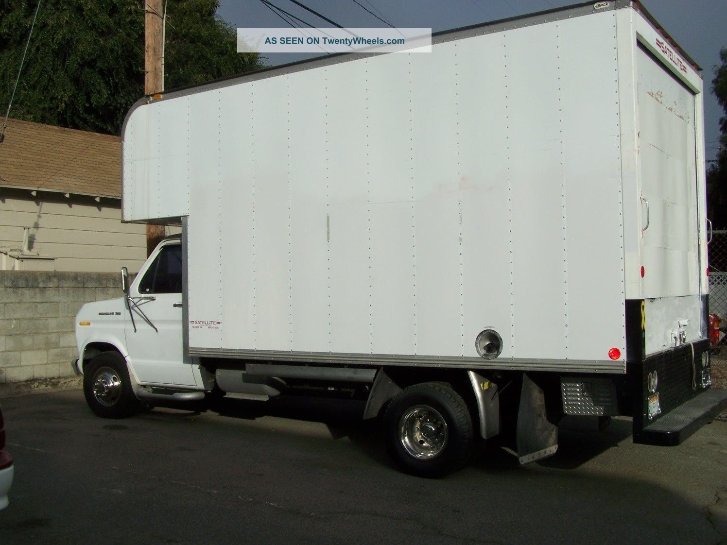 Ford E350 Box Truck