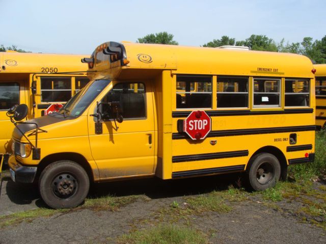 Ford E350 Bus