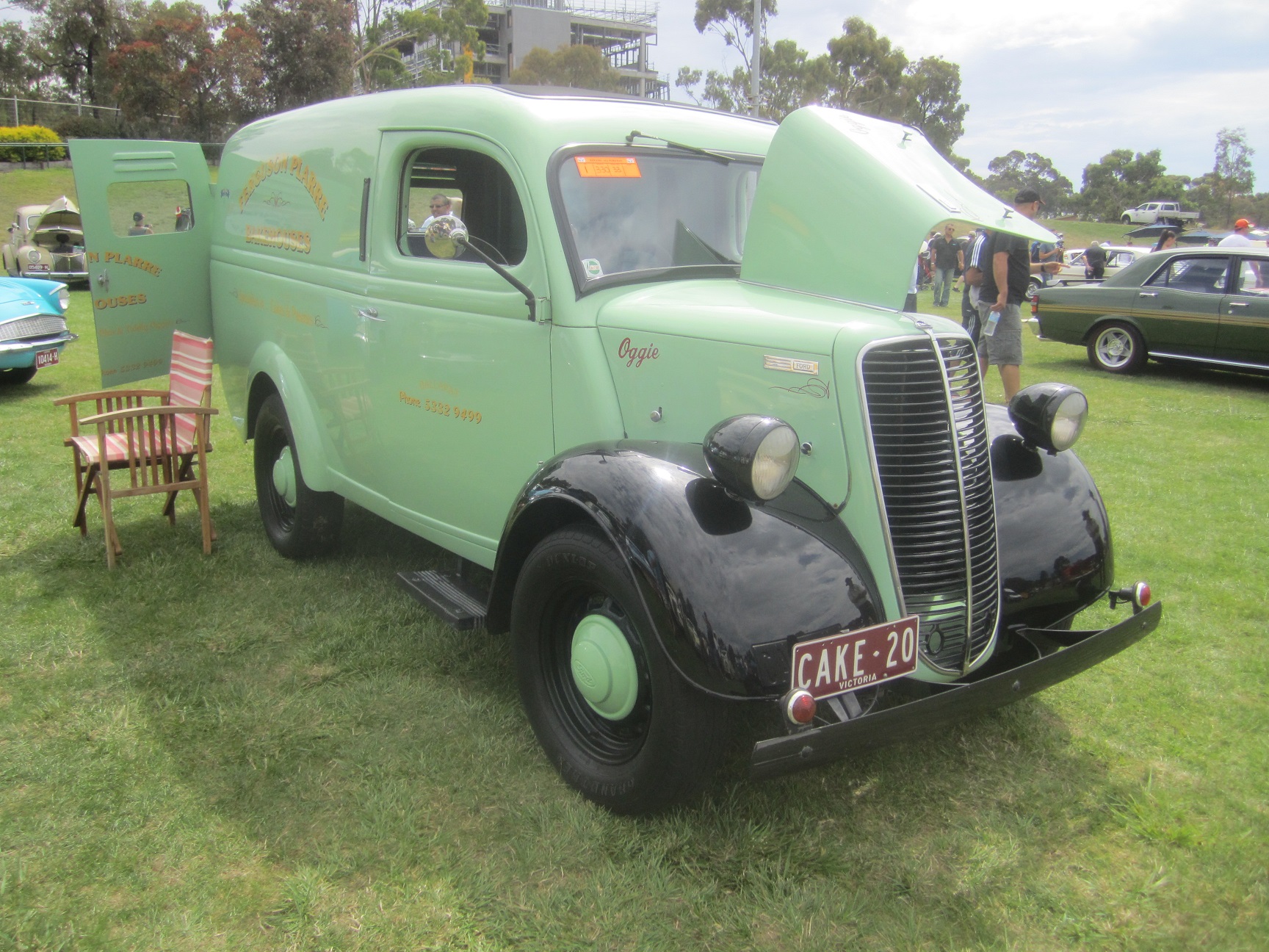 Ford E83w
