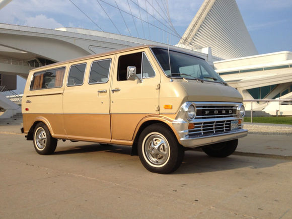 Ford Econoline 100