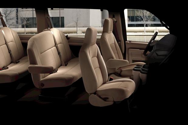 Ford Econoline 12 Passenger Van