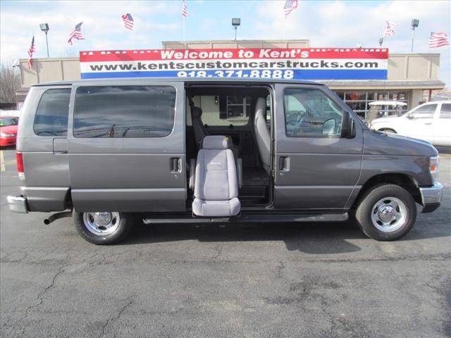 Ford Econoline 12 Seater