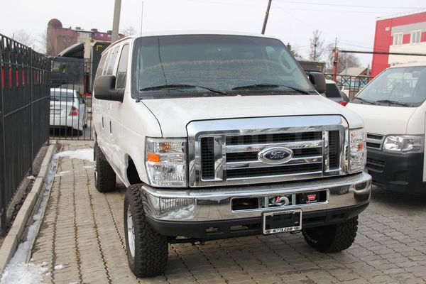 Ford Econoline 2014