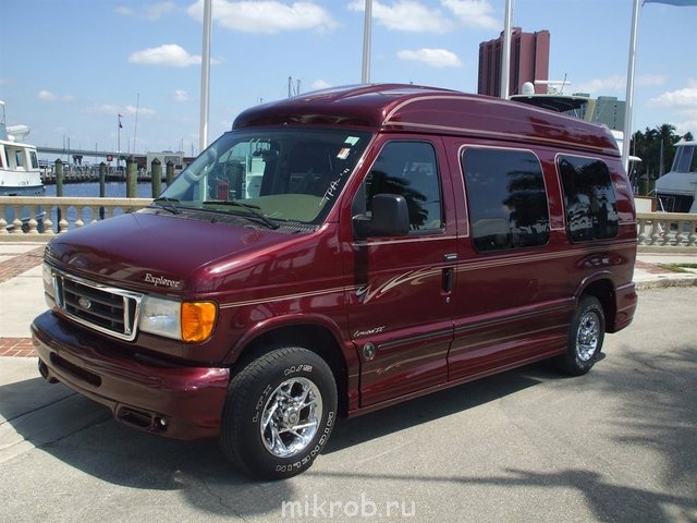Ford Econoline Bus