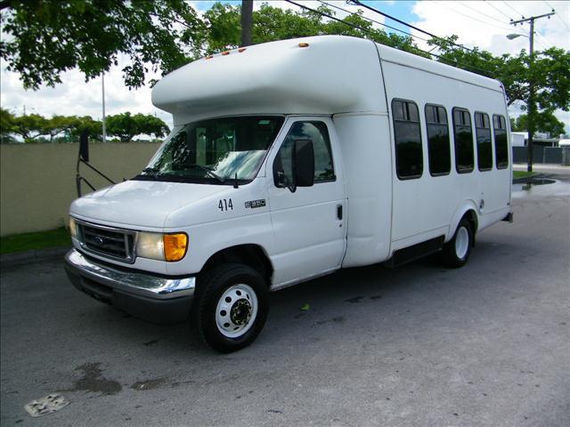 Ford Econoline Bus