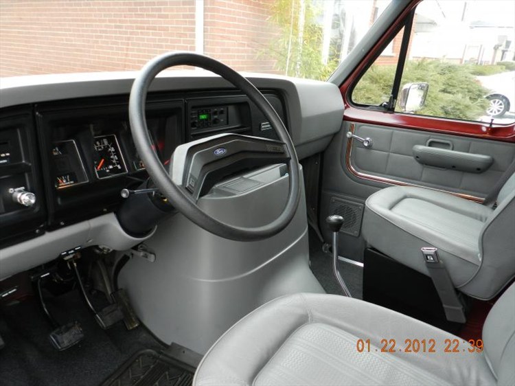 Ford Econoline Bus