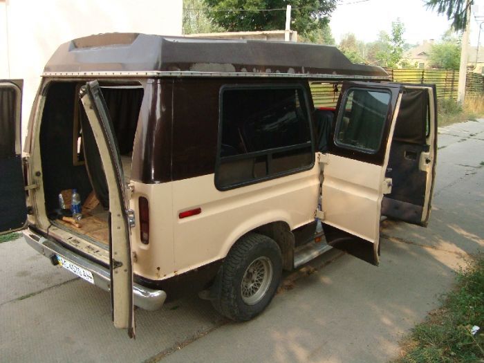 Ford Econoline E-150