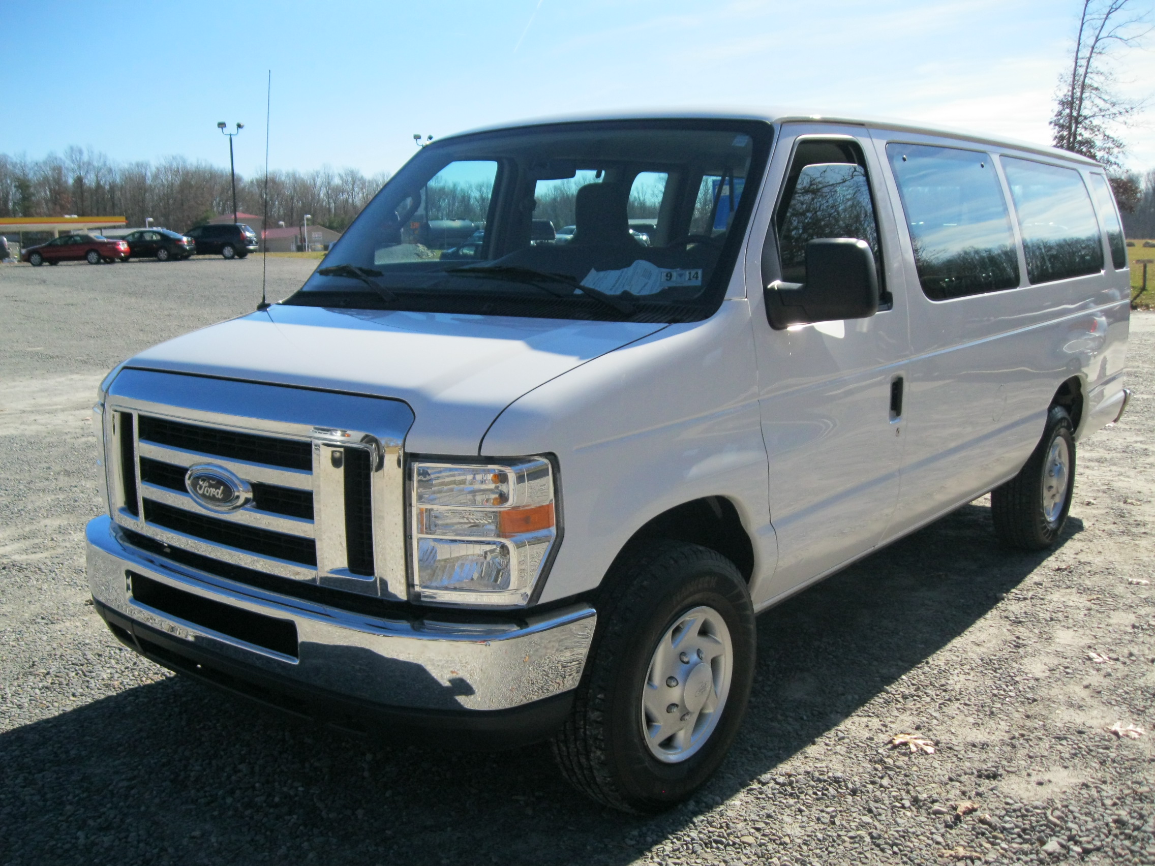 Ford Econoline E350 Passenger Van