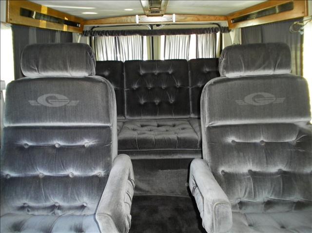 Ford Econoline V8