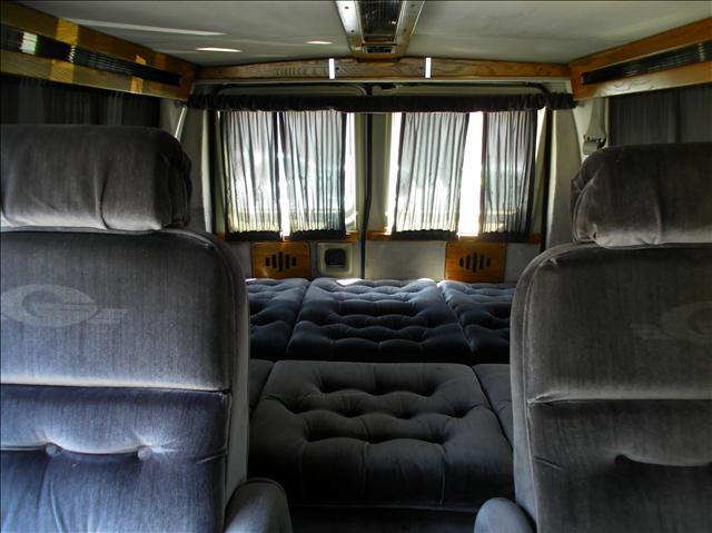 Ford Econoline V8