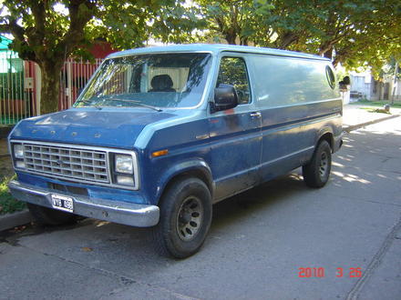 Ford Econoline V8