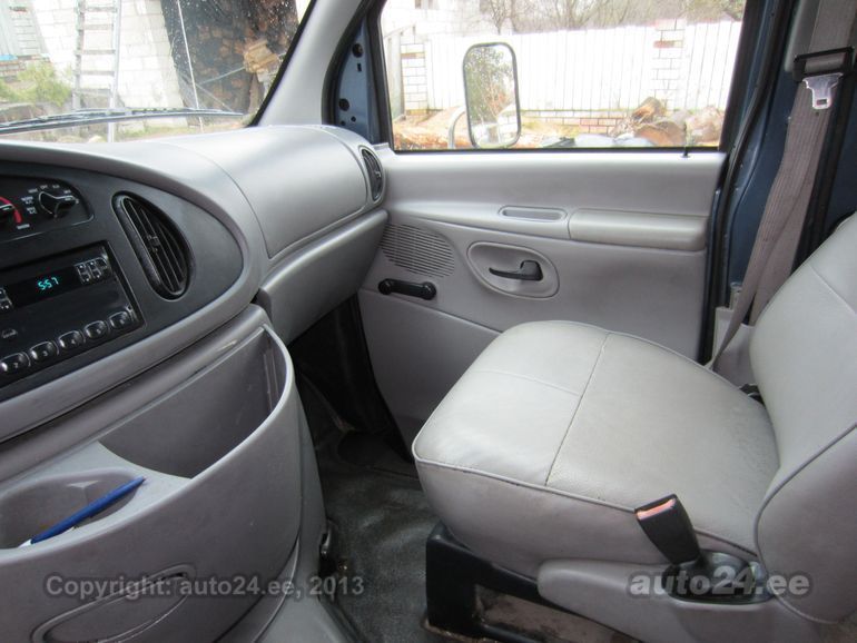 Ford Econoline Van