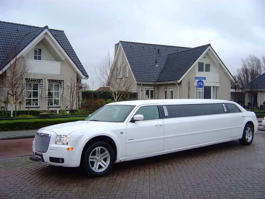 Ford Endeavour Limousine