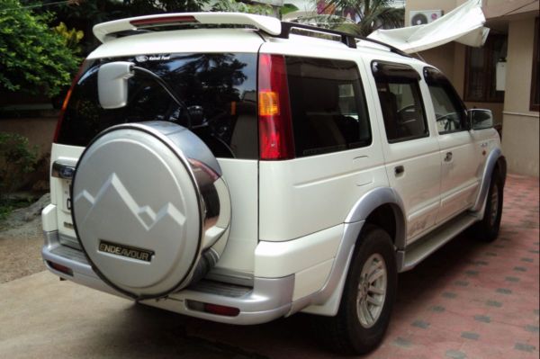 Ford Endeavour White