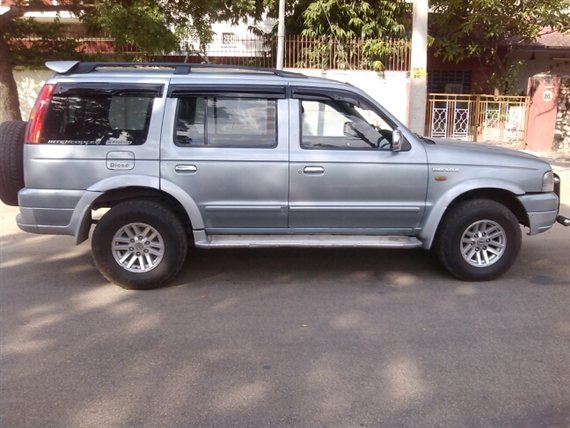 Ford Endeavour Xlt