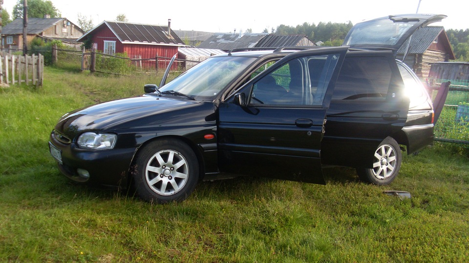 Ford Escort Black