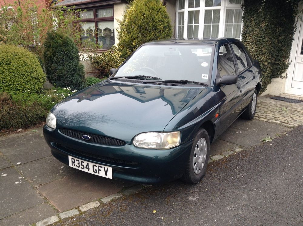 Ford Escort Black