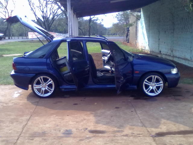 Ford Escort Blue