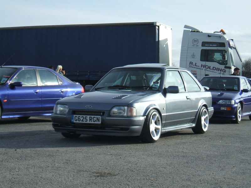 Ford Escort Slammed