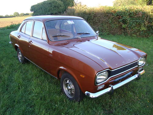 Ford Escort V8