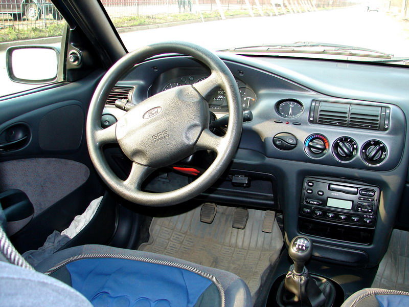 Ford Escort Wagon 1998