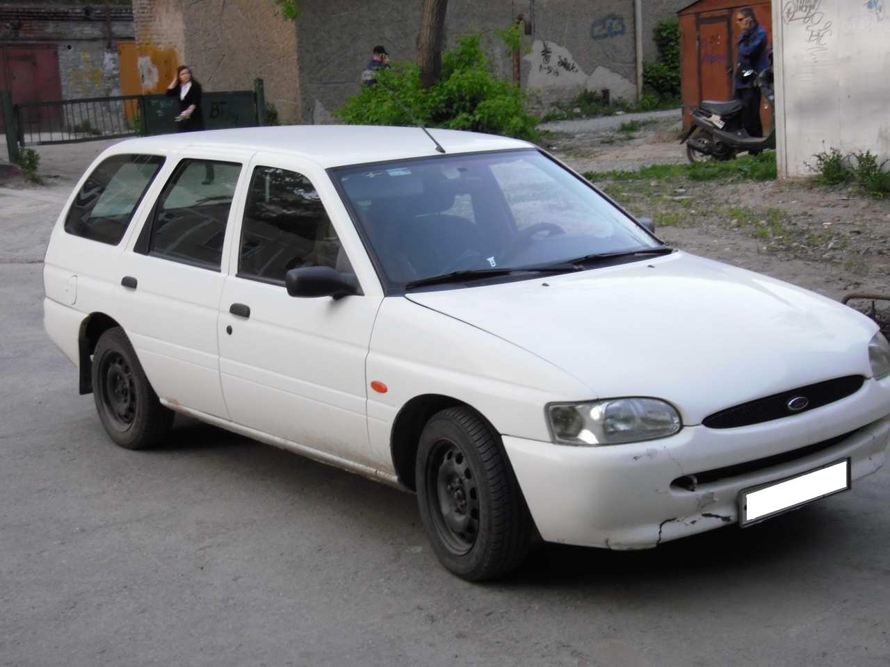 Ford Escort Wagon 1998
