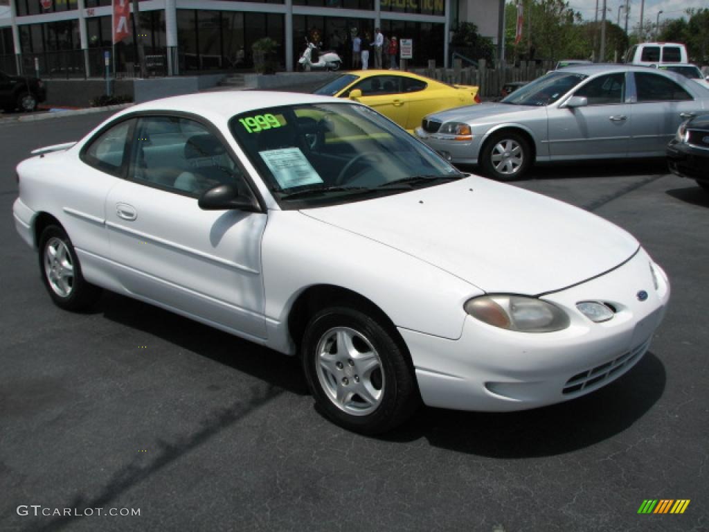 Ford Escort White