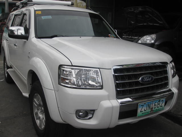 Ford Everest White
