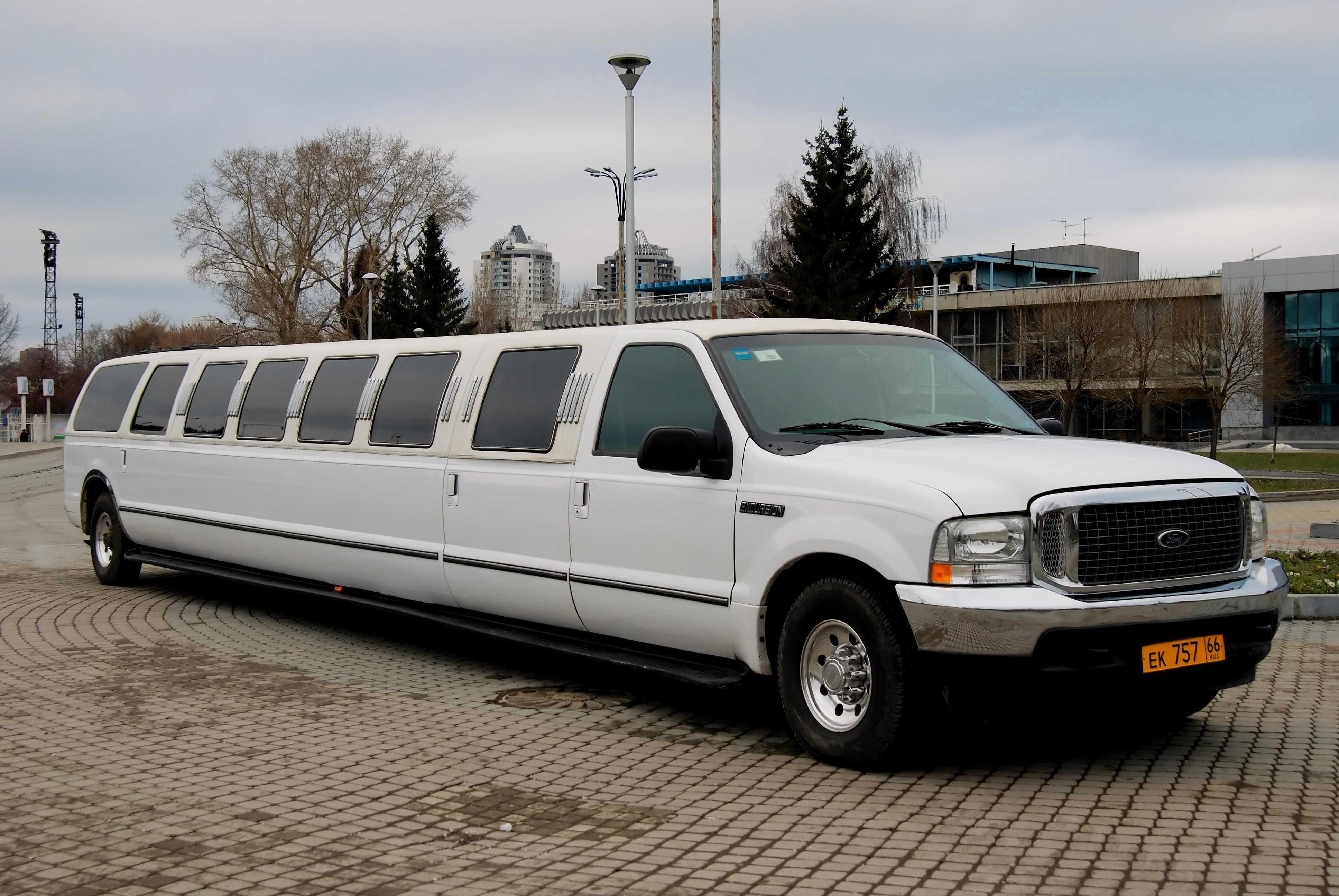 Ford Excursion Limousine