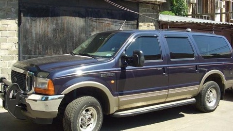 Ford Excursion V10