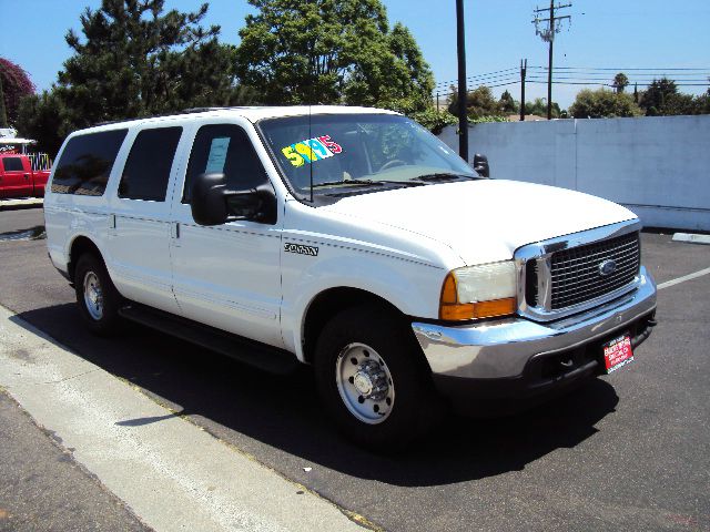 Ford Excursion White
