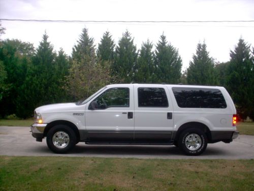 Ford Excursion White