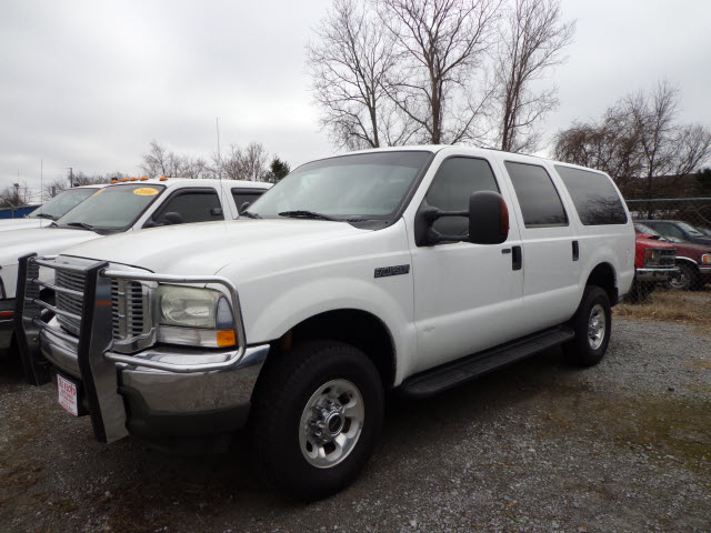 Ford Excursion White