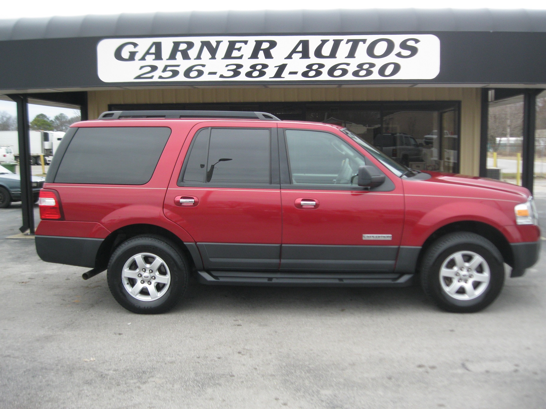 Ford Expedition Red