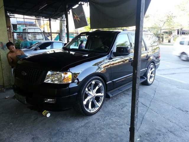 Ford Expedition Svt
