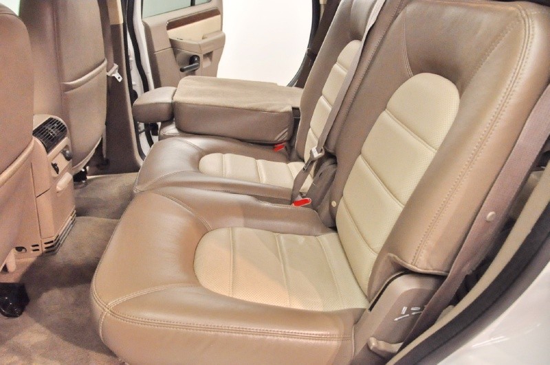 Ford Explorer 8 Seater