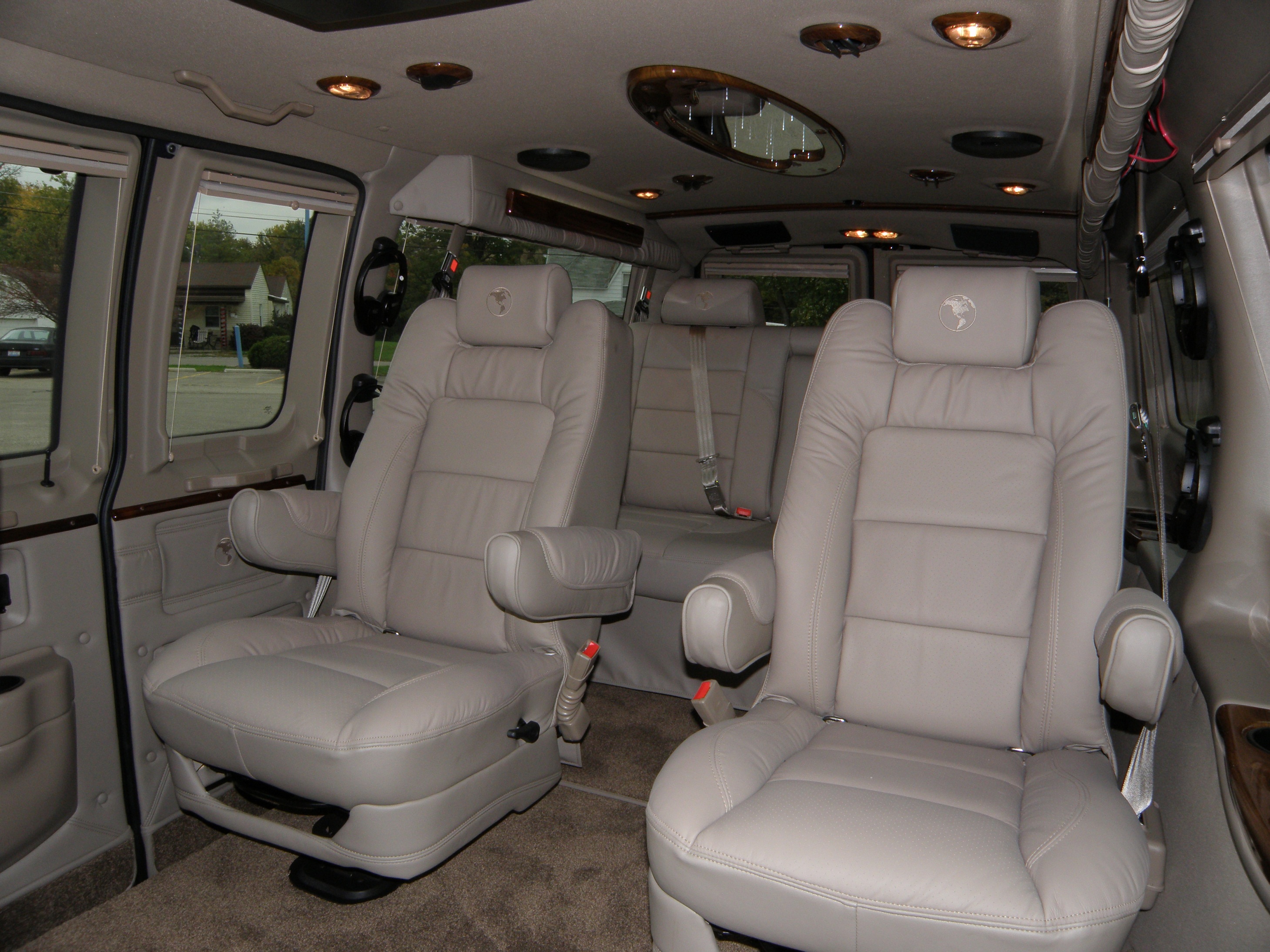 Ford Explorer Van