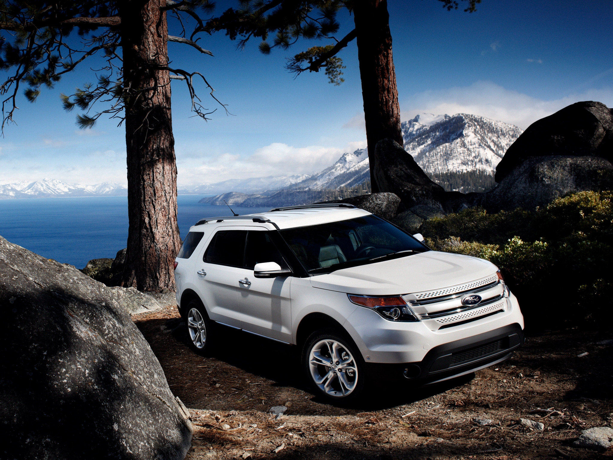 Ford Explorer White