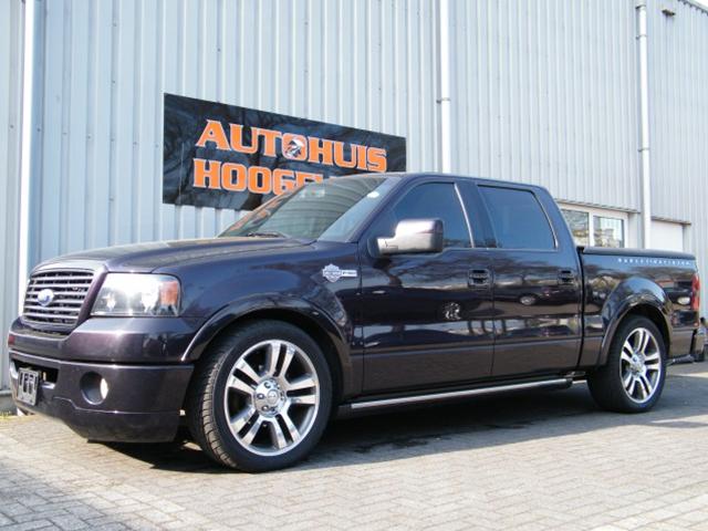 Ford F-150 V8