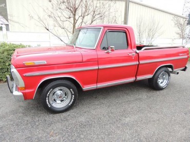 Ford F100 V8