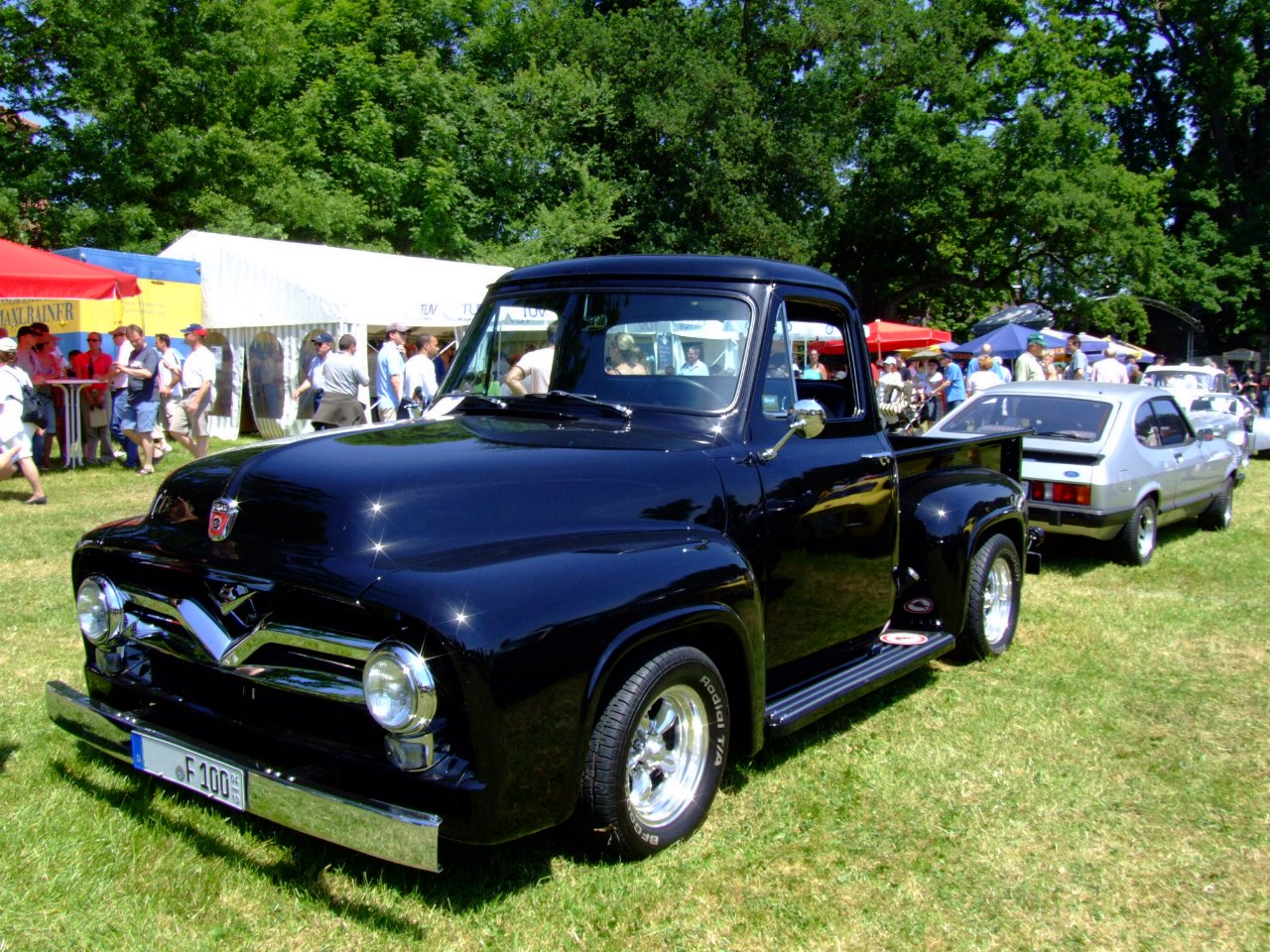 Ford F100 V8