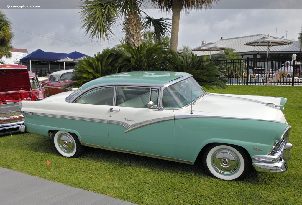 Ford Fairlane 1956