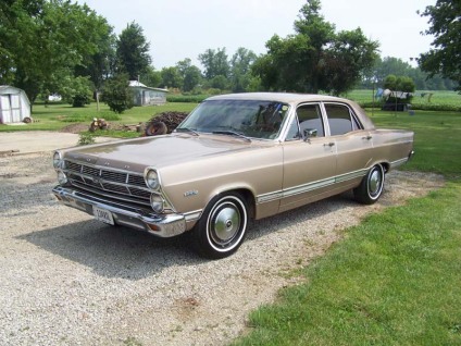 Ford Fairlane 4-Door