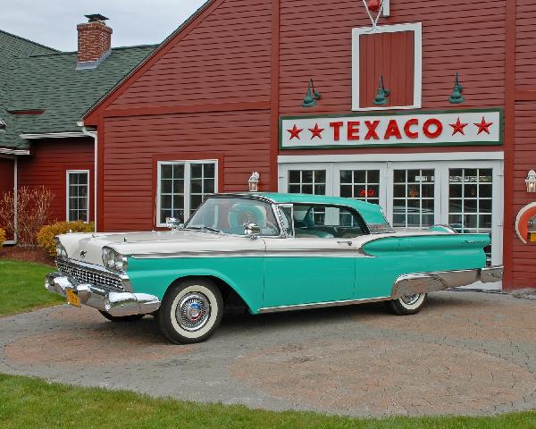 Ford Fairlane 500 Skyliner