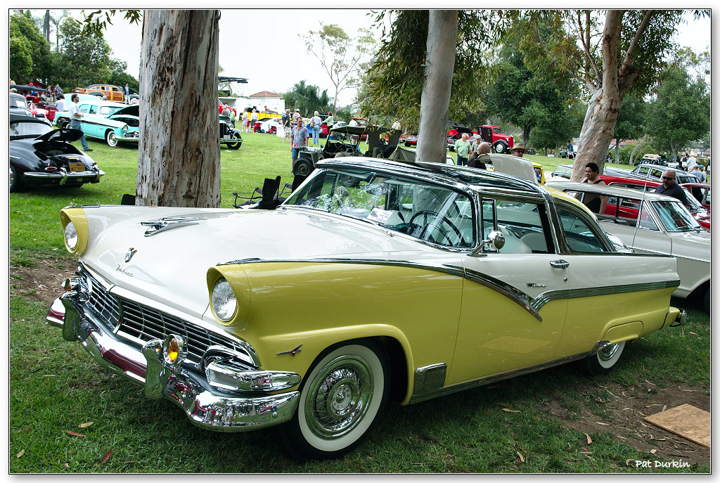 Ford Fairlane Crown Victoria
