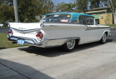 Ford Fairlane Galaxie 500