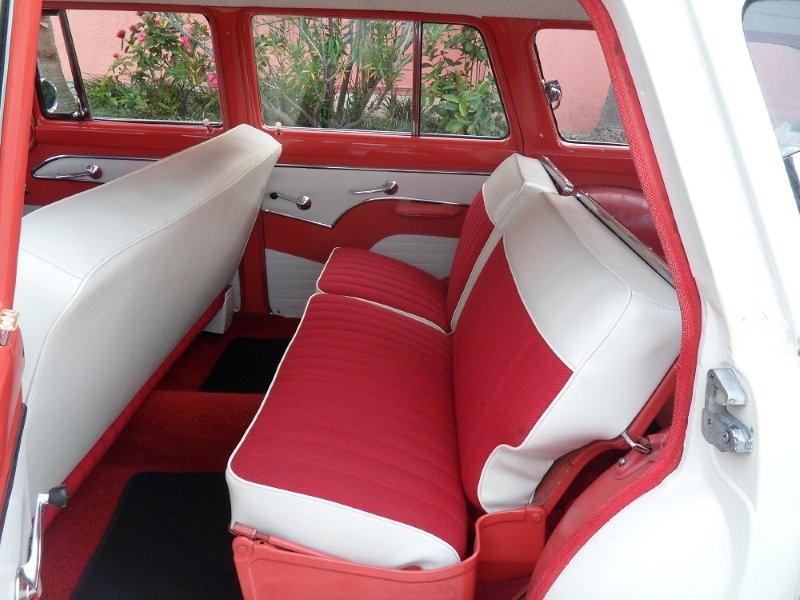 Ford Fairlane Sedan